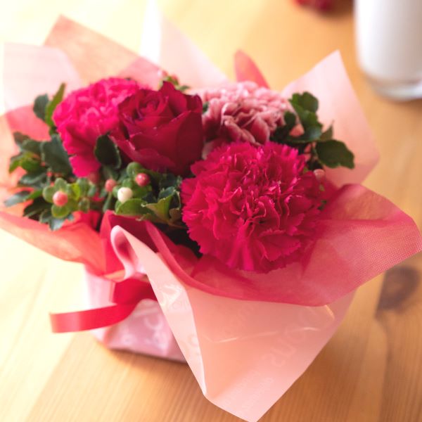 母の日 花 ワインとお花のギフト 南フランス 白ワイン 750ml 1本 赤 バラ カーネーション 生花 フラワーアレンジメント