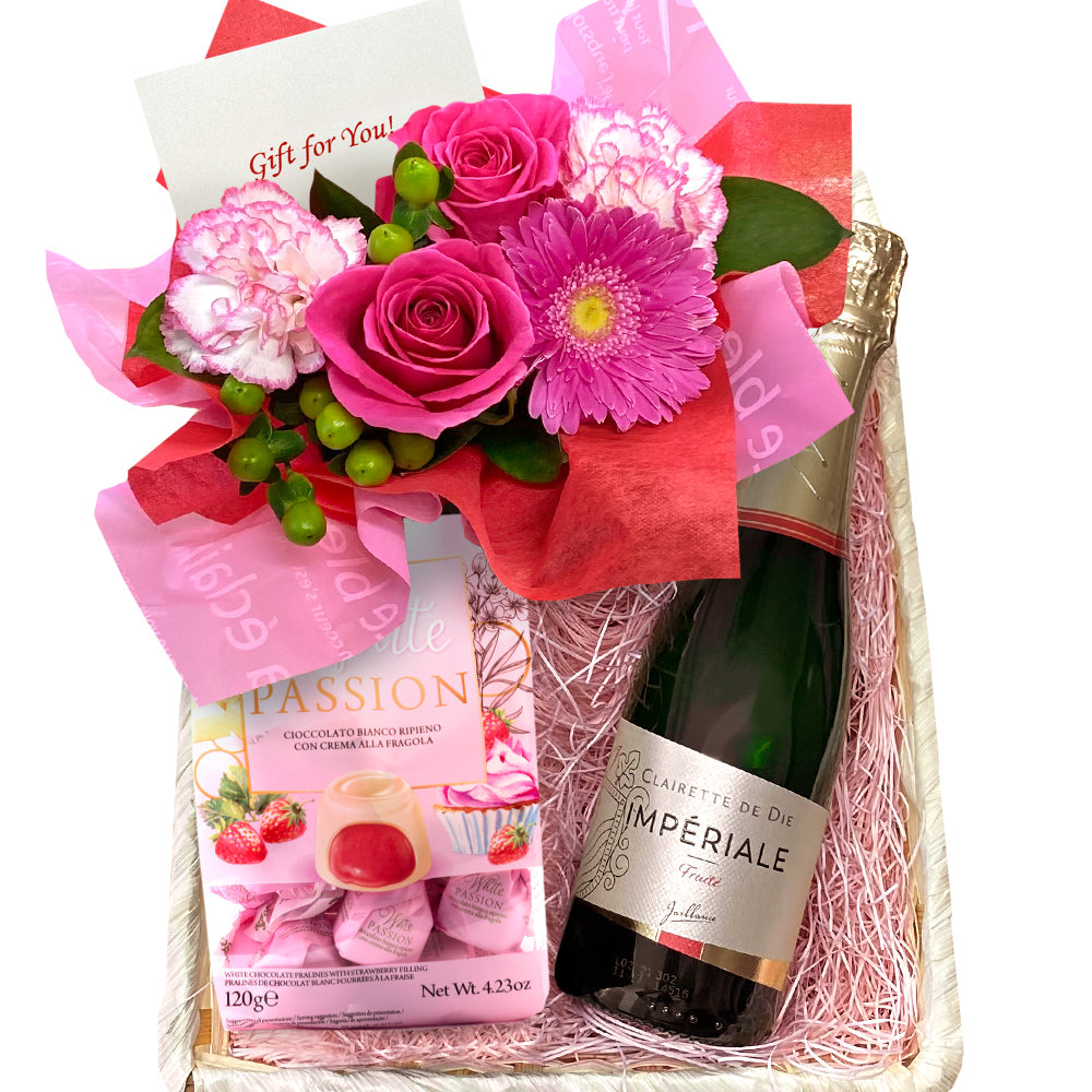 誕生日ギフト ワイン お花 チョコレート フラワーギフト フランス スパークリングワイン やや甘口 泡 白 375ml ハーフボトル ホワイトチョコレート ストロベリー 生花 フラワーアレンジメント ピンク バラ カーネーション お酒 誕生日 送料無料