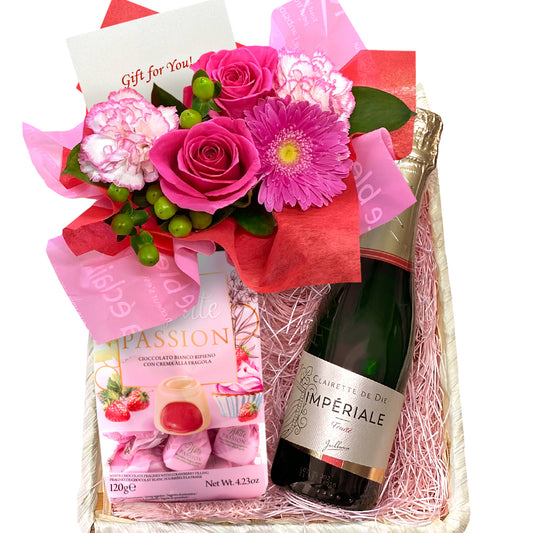 誕生日ギフト ワイン お花 チョコレート フラワーギフト フランス スパークリングワイン やや甘口 泡 白 375ml ハーフボトル ホワイトチョコレート ストロベリー 生花 フラワーアレンジメント ピンク バラ カーネーション お酒 誕生日 送料無料